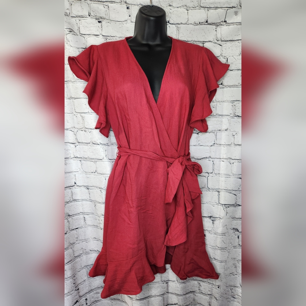 Lulu's Magenta Ruffle Wrap Dress Size Medium NWOT - Picture 3 of 10